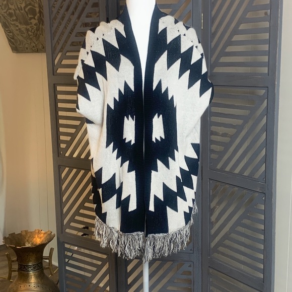 Boho Cardigan Small Tribal Aztec Black White - Picture 2 of 11
